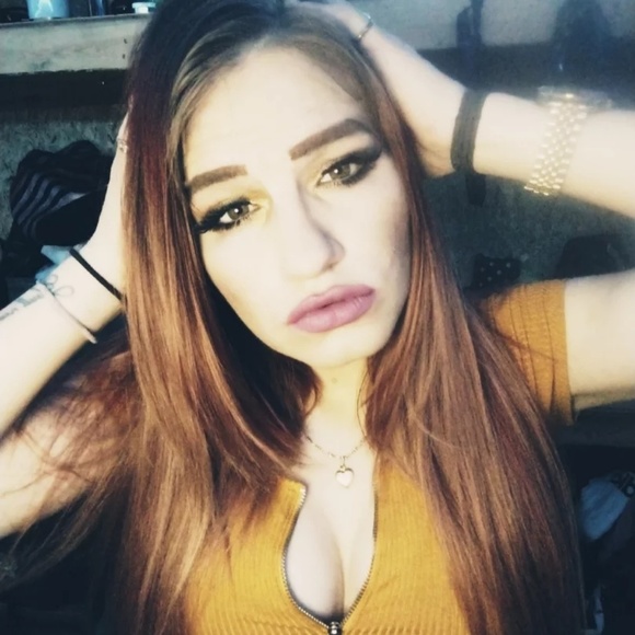 Meet your Posher, Emma - Picture 1 of 1